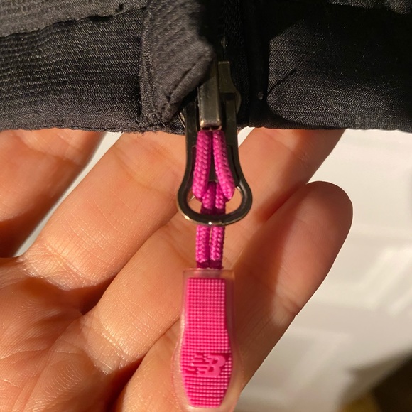 New Balance windbreaker - Picture 3 of 8